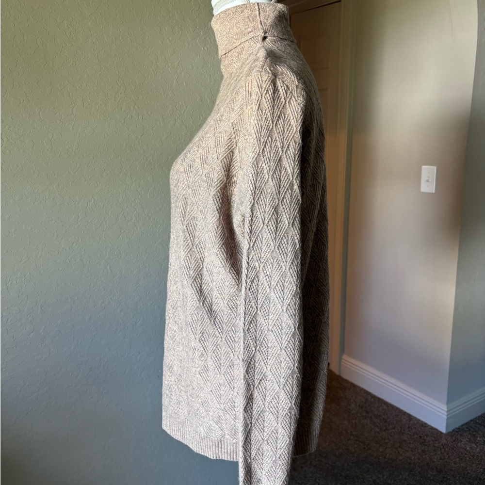 Turtleneck Diamond Pattern Knit Sweater Pre-loved Size L - Picture 3 of 4